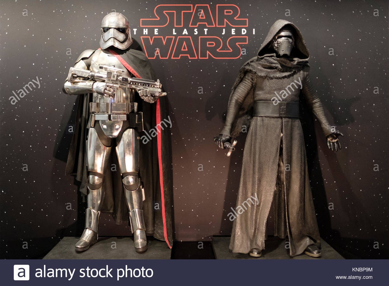 life size replicas of kylo ren and captain phasma fictional characters KNBP9M